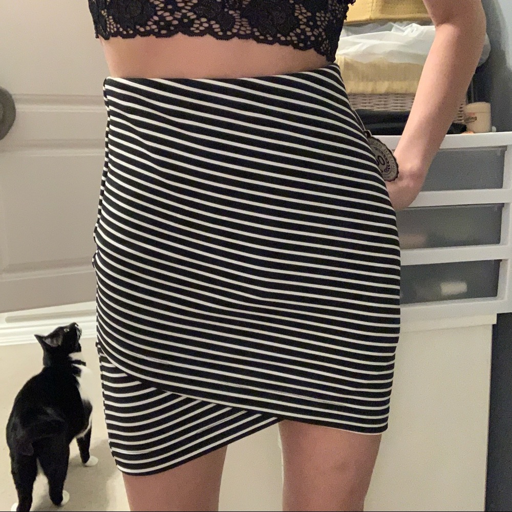 So Black and White Striped Bodycon Skirt - Picture 1 of 4